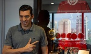 巴媒：卢西奥因壁炉爆炸导致身体18%被烧伤，情况稳定但仍在ICU