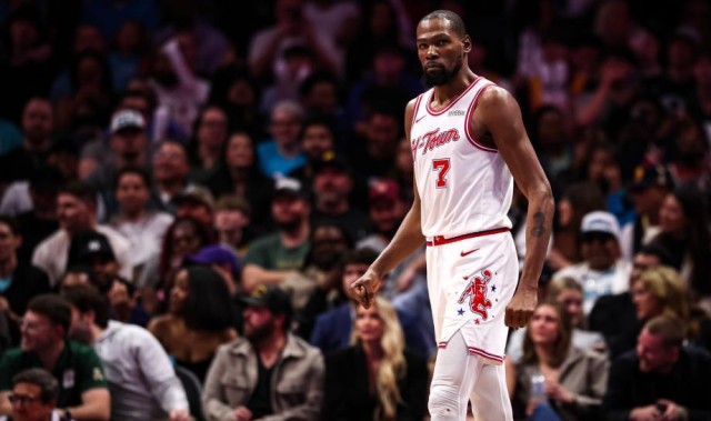 开云网页登录-杜兰特35+8格威20+9 火箭客场险胜黄蜂