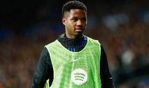 世体：法蒂在巴萨处境艰难，他考虑今夏打开离队大门