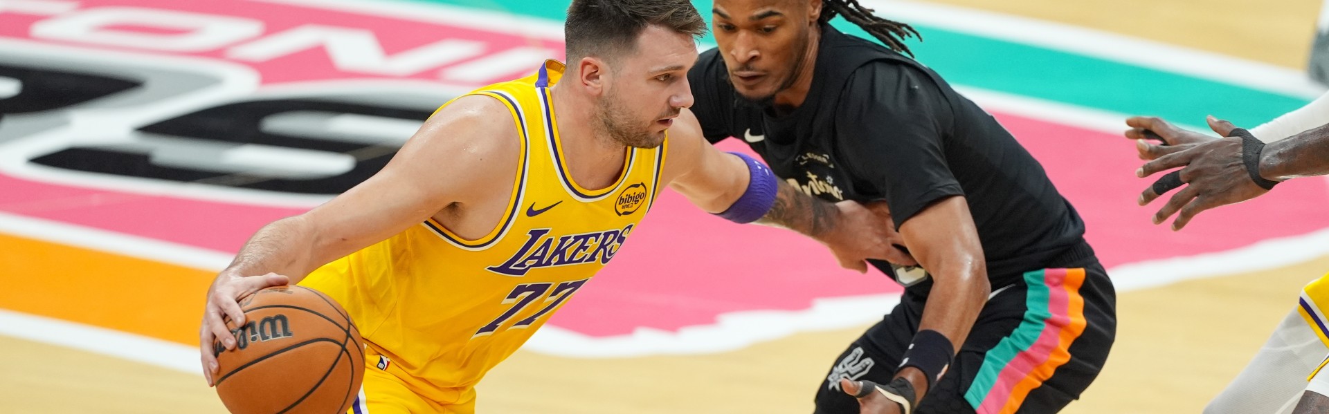 开云app-卡斯尔：我努力不让东契奇站上罚球线 凭一己之力实在没法防住他