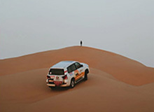 开云官方网-小区业主还原于朦胧坠楼细节：友人曾用衣物遮面，警方排除刑嫌